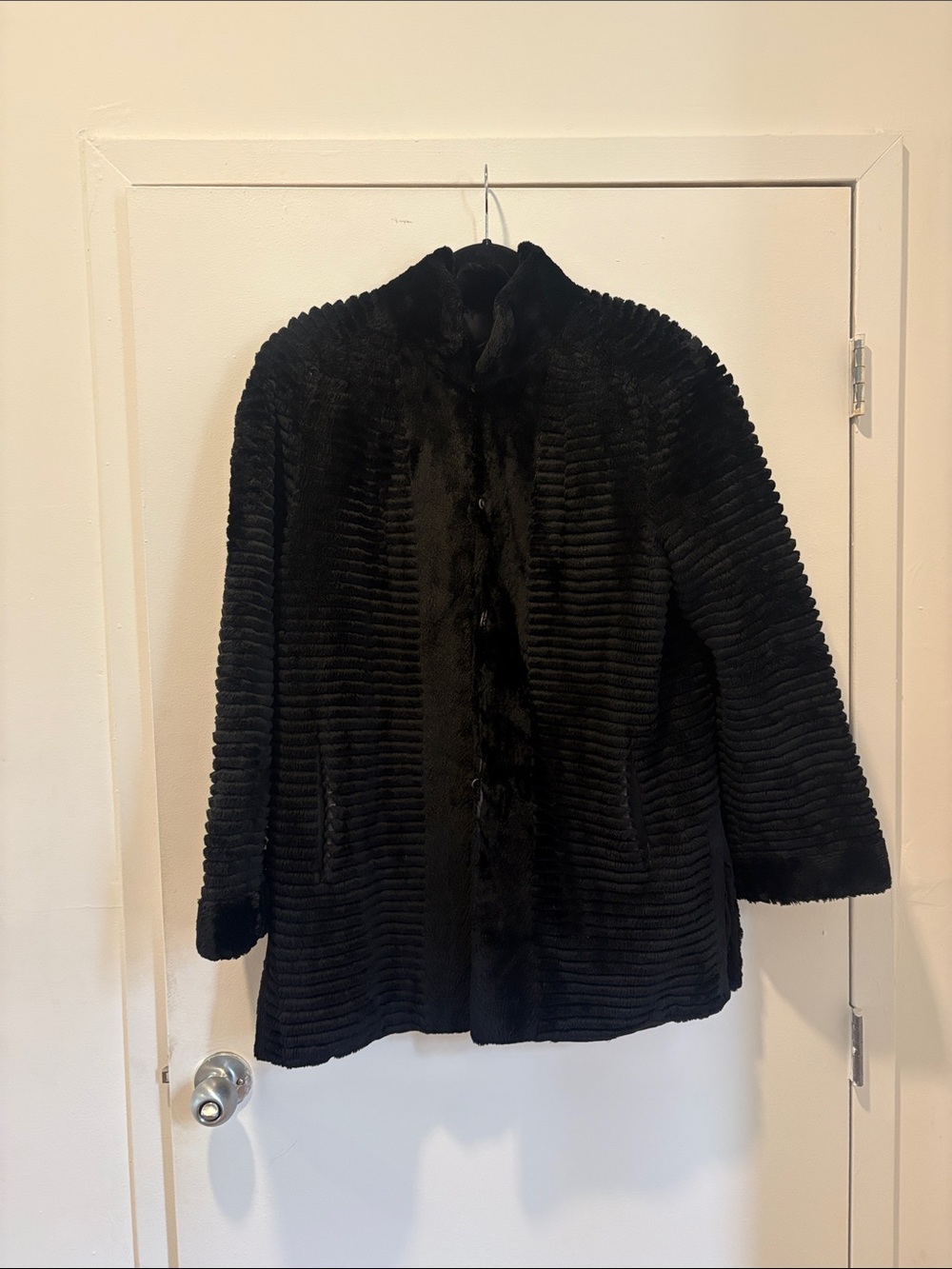 Black Women's Fur Ribbed Coat